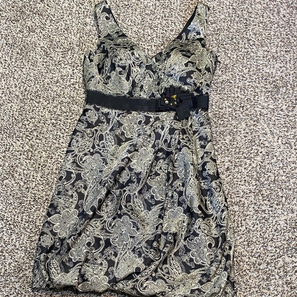 VNTG Y2K BCBG Black and Cream Silky Textured Paisley Mini Bubble Dress - Picture 8 of 8